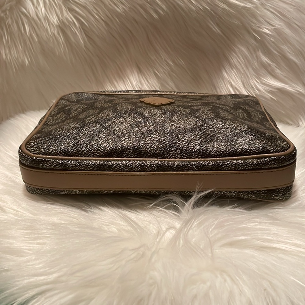 Yves Saint Laurent Clutch Bag - Picture 5 of 12